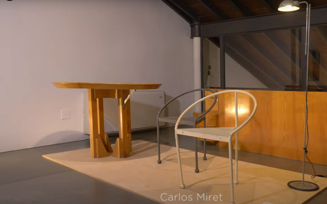 “De la madera al poliester” Entre los diseños, la Silla Bermudas de Carlos Miret producida por Amat